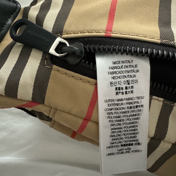 EUC Burberry Belt Bag - Unisex in Vintage Check - Picture 8 of 10